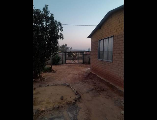 2 BEDROOM HOUSE FOR SALE IN MAMELODI EAST